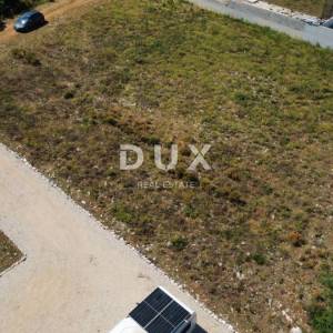 SUKOŠAN, DEBELJAK - Građevinsko zemljište 730m² pravilnog oblika!