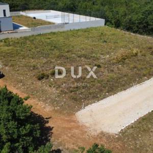 SUKOŠAN, DEBELJAK - Građevinsko zemljište 730m² pravilnog oblika!