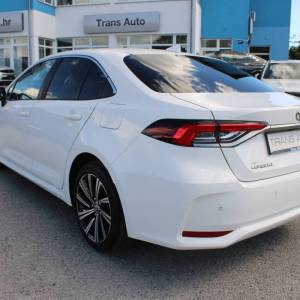 Toyota Corolla Sedan 1.5 VVT *NAVIGACIJA, KAMERA*