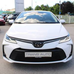 Toyota Corolla Sedan 1.5 VVT *NAVIGACIJA, KAMERA*
