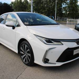 Toyota Corolla Sedan 1.5 VVT *NAVIGACIJA, KAMERA*