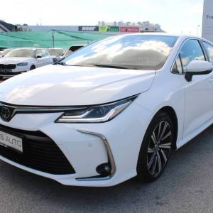 Toyota Corolla Sedan 1.5 VVT *NAVIGACIJA, KAMERA*