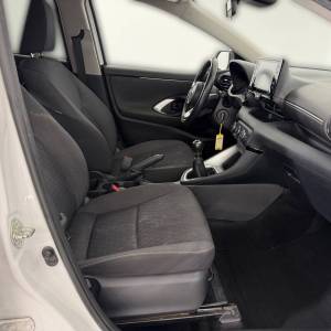 Toyota Yaris 1.5 VVT-iE HB 5D M/T6 SOL - 3 godine jamstva