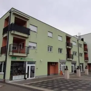 Trg hrvatskih velikana, Zgrada, 1.350.000,00 EUR