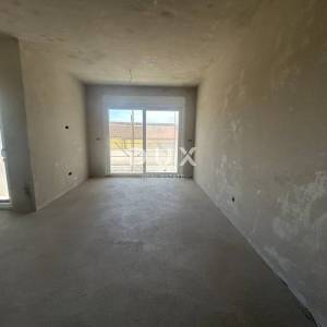 TRIBUNJ, SOVLJA - Stan s krovnom terasom blizu plaže, pogled na more