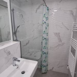 Trnava, lijepo uređen 2S stan s loggiom, spremište, parkirno mjesto
