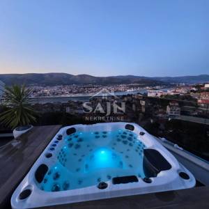 Trogir/Ekskluzivna vila s panoramskim pogledom na more