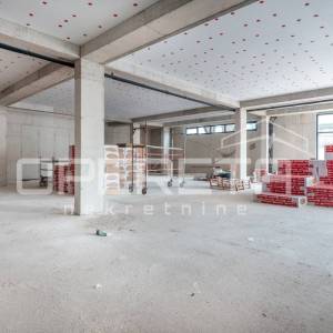 ULIČNI LOKAL, NAJAM, KRALJEVICA - CENTAR, uz rivu, 335 M2