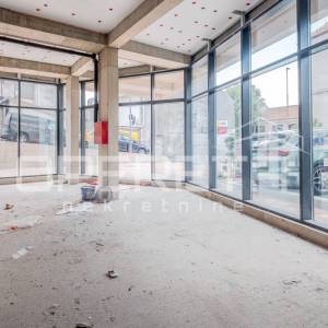 ULIČNI LOKAL, NAJAM, KRALJEVICA - CENTAR, uz rivu, 335 M2