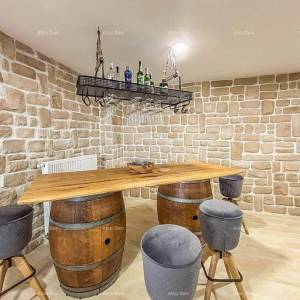 UMAG – Luksuzna vila s grijanim bazenom, svega 120 m od mora
