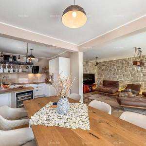UMAG – Luksuzna vila s grijanim bazenom, svega 120 m od mora