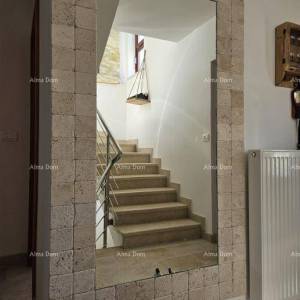 UMAG – Luksuzna vila s grijanim bazenom, svega 120 m od mora