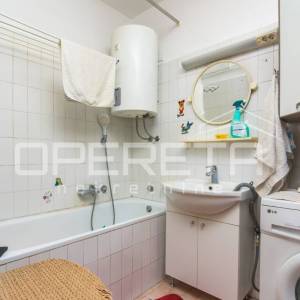 VELIKI POTENCIJAL, DVOETAŽNI STAN SA 2 ULAZA - MOGUĆNOST ODVAJANJA STANOVA + GAR