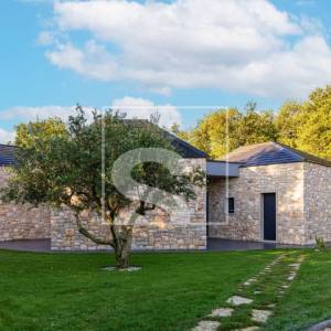 Vila Umag 600 metara do mora s 4 spavaće sobe i bazenom