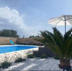 VODICE - Dugoročni najam MODERNA VILA S BAZENOM I PANORAMSKIM POGLEDOM