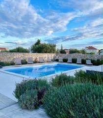 VODICE - MODERNA VILA S BAZENOM I PANORAMSKIM POGLEDOM