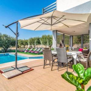 Vodnjan, Villa sa pogledom na Brijune i grijanim bazenom