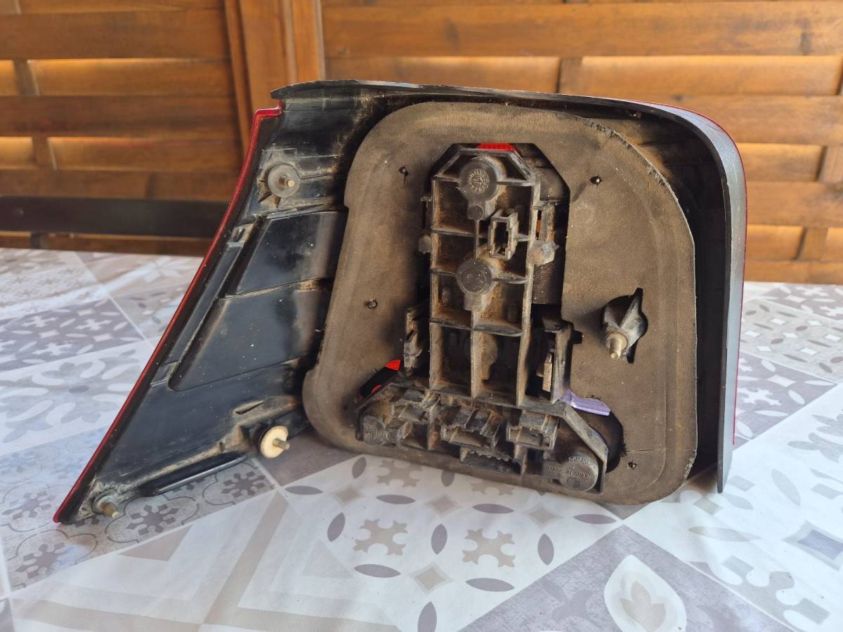 VW Golf 4 original HELLA zadnje desno svjetlo / štop lampa