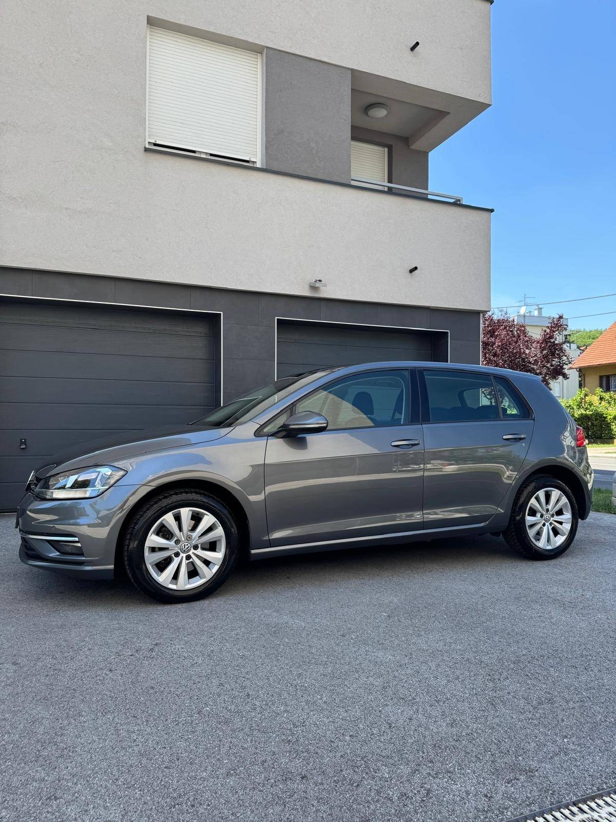 VW GOLF 7.5 1.6TDI DSG //191tkm//prvi vlasnik//digitalna servisna//