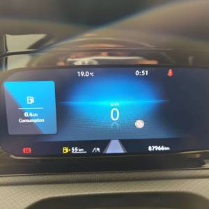 VW Golf 8 2.0 TDI Life - 3 godine jamstva