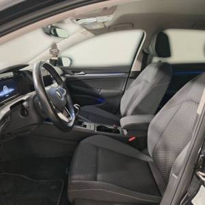 VW Golf 8 2.0 TDI Life - 3 godine jamstva