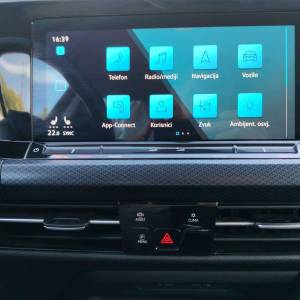 VW Golf 8 2.0 TDI LIFE - 3 godine jamstva