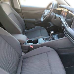 VW Golf 8 2.0 TDI LIFE - 3 godine jamstva