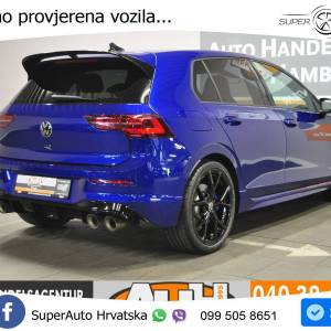 VW Golf VIII 2.0 TSI 4M DSG Black Style 333 KS, PANO+360+GR SJED+ACC+AKROPOVIC