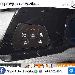 VW Golf VIII 2.0 TSI 4M DSG Black Style 333 KS, PANO+360+GR SJED+ACC+AKROPOVIC