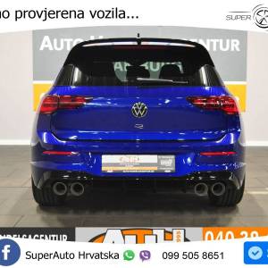 VW Golf VIII 2.0 TSI 4M DSG Black Style 333 KS, PANO+360+GR SJED+ACC+AKROPOVIC