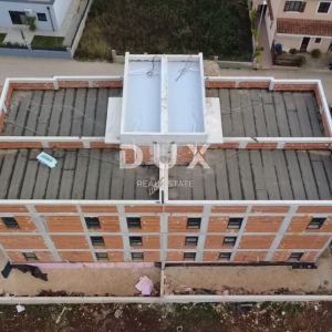 ZADAR, BIBINJE - Dvosobni stan s krovnom terasom na atraktivnoj lokaciji S5