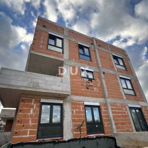 ZADAR, BIBINJE - Dvosobni stan s krovnom terasom na atraktivnoj lokaciji S5