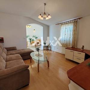 ZADAR, BRODARICA - Vila sa 6 stanova i poslovnim prostorom