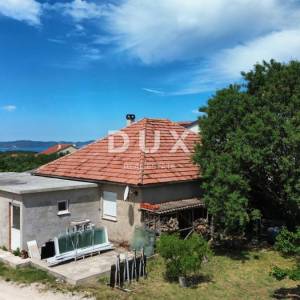ZADAR, DEBELJAK - Prizemnica s velikom okućnicom!