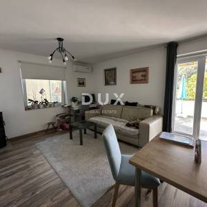 ZADAR, DIKLO – Atraktivan apartman s vrtom i pogledom na more!