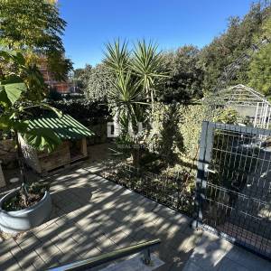 ZADAR, DIKLO – Atraktivan apartman s vrtom i pogledom na more!