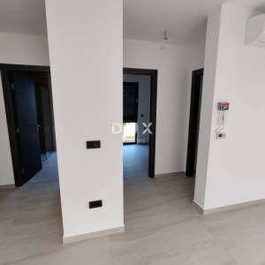 ZADAR, DIKLO - Vrhunski penthouse s pogledom na more samo 50 metara od plaže! S7