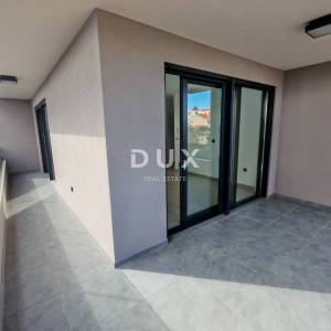 ZADAR, DIKLO - Vrhunski penthouse s pogledom na more samo 50 metara od plaže! S7