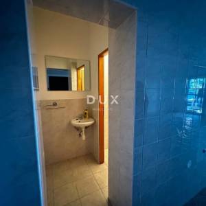ZADAR, MASLENICA – Poslovni prostor u prizemlju, 140 m², parking, blizina mora