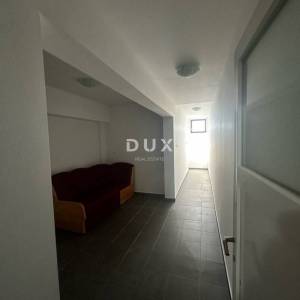 ZADAR, MASLENICA – Poslovni prostor u prizemlju, 140 m², parking, blizina mora