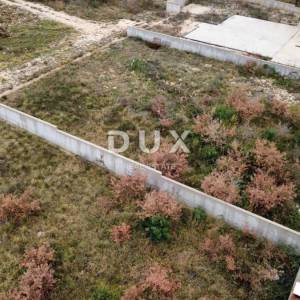 ZADAR, MURVICA - Atraktivno zemljište s projektom!