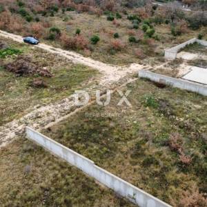 ZADAR, MURVICA - Atraktivno zemljište s projektom!