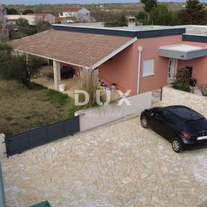 ZADAR, MURVICA - Moderna kuća s prostranim dvorištem - Novogradnja!