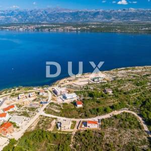 ZADAR, NOVIGRAD - PRILIKA! Građevinski teren 150 m od mora!