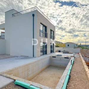 ZADAR, NOVIGRAD - Vila iz snova s pogledom na more u Novigradu! 