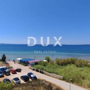 ZADAR, PRIVLAKA - Namješten penthouse 50 metara od mora s prekrasnim pogledom na more! S8
