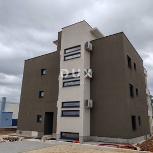 ZADAR, RAŽANAC - Novogradnja! Podno grijanje, lift, pogled na more, spremište...! S1