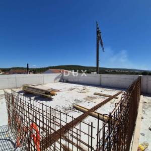 ZADAR, SUKOŠAN - S6 - Trosoban stan s krovnom terasom