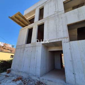ZADAR, SUKOŠAN - S6 - Trosoban stan s krovnom terasom