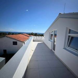 ZADAR, VIR - Stan s terasom - Pogled na more! - NOVOGRADNJA!